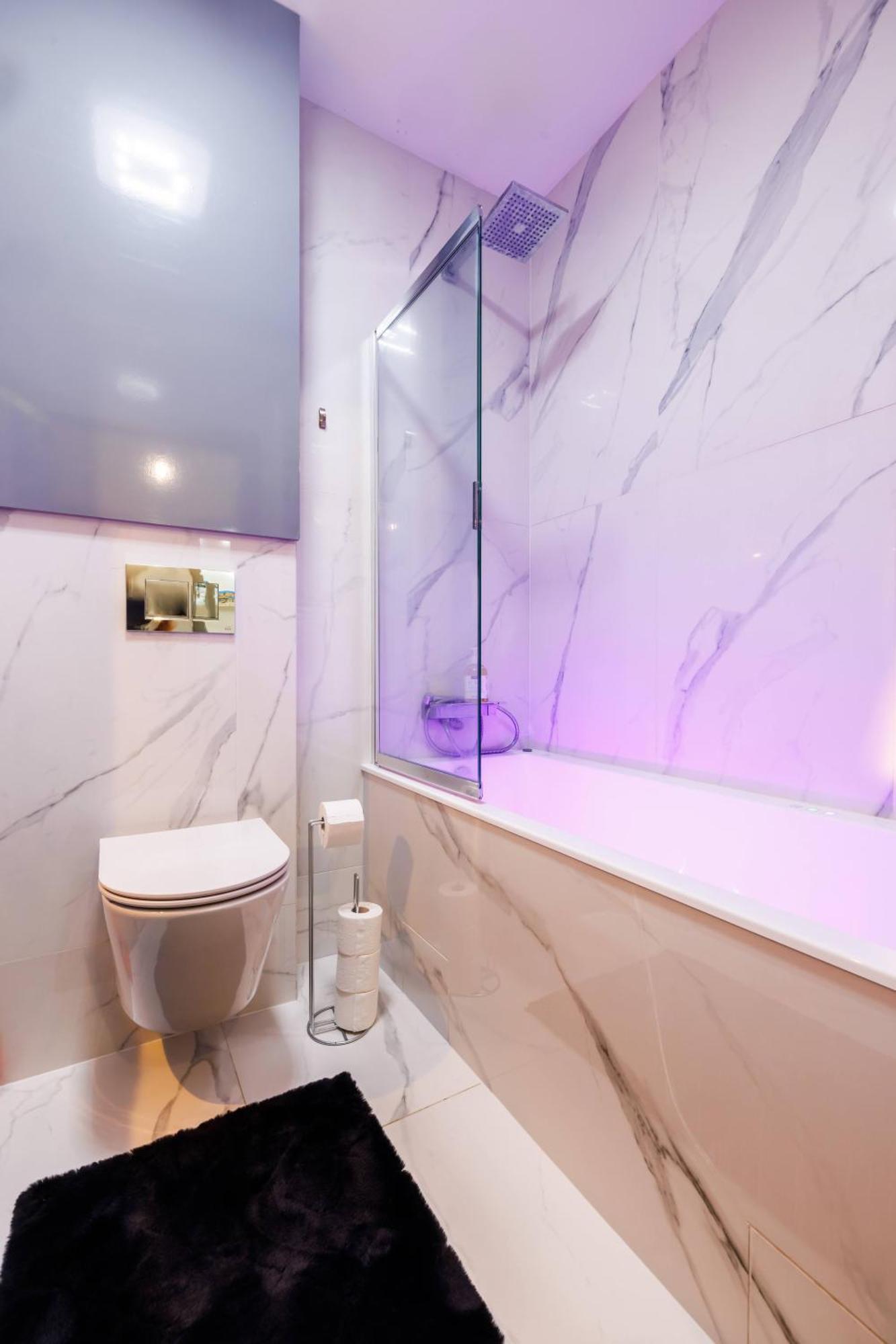 Luxury Apartment With Spa Bath- City Centre, Free Parking Rzeszów Exteriör bild