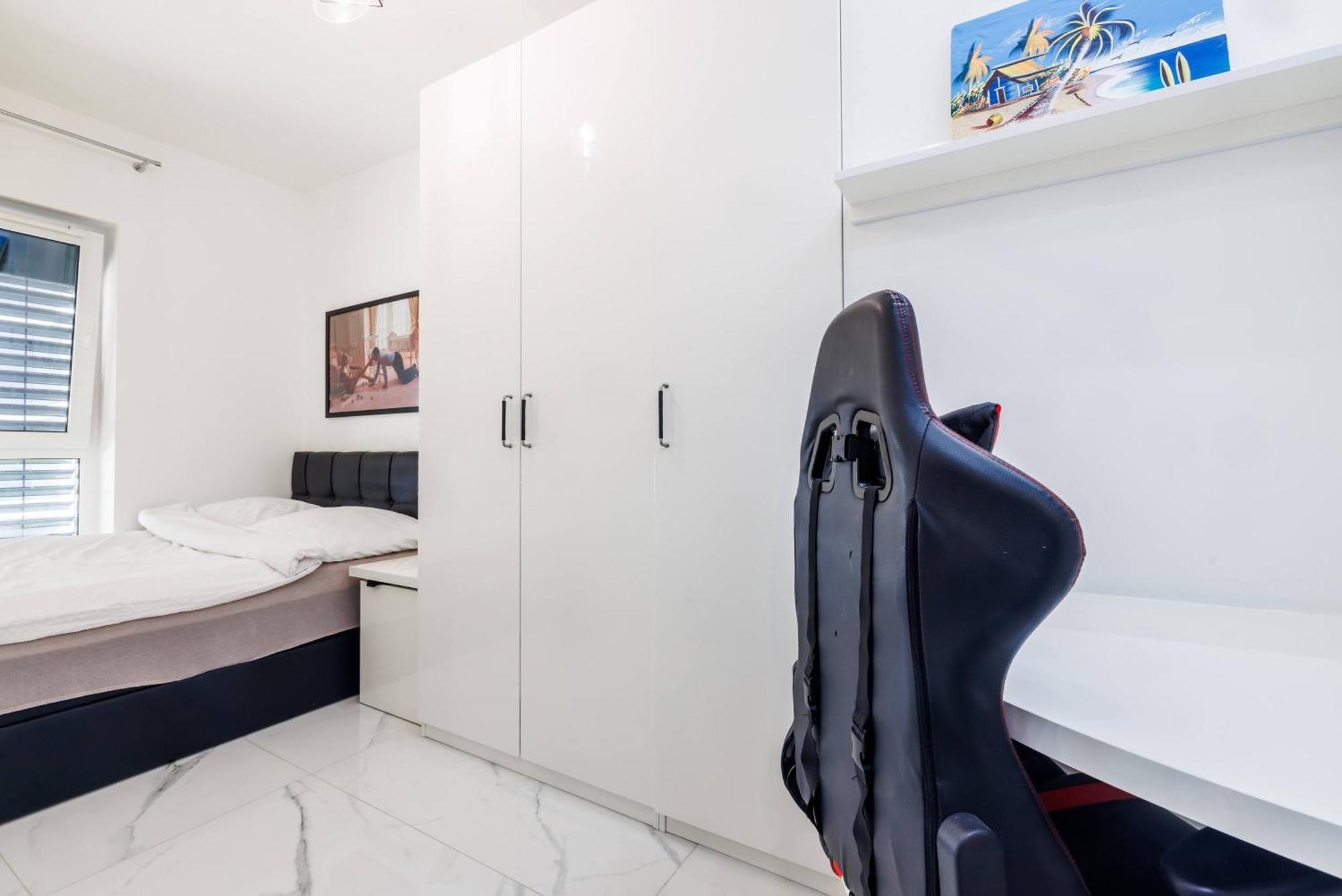 Luxury Apartment With Spa Bath- City Centre, Free Parking Rzeszów Exteriör bild