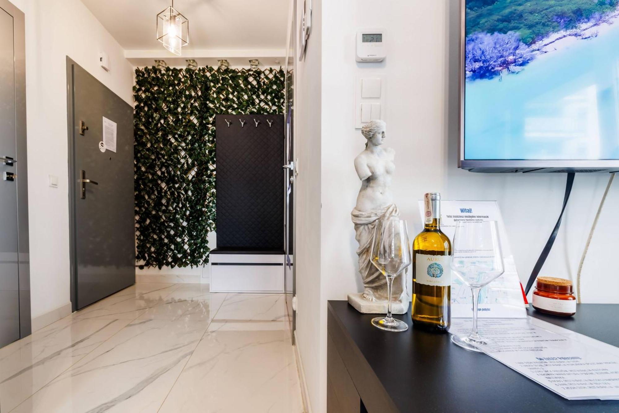 Luxury Apartment With Spa Bath- City Centre, Free Parking Rzeszów Exteriör bild